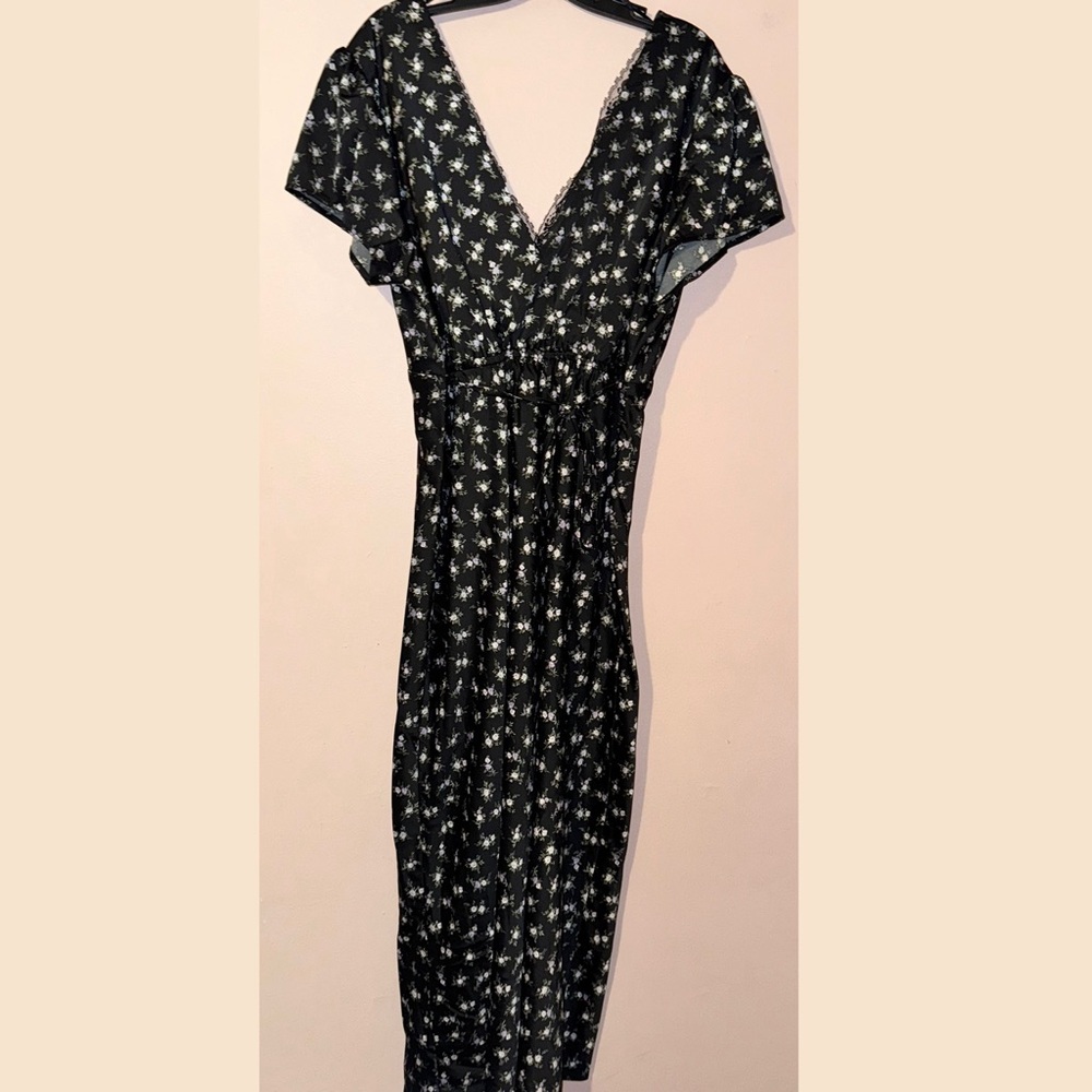 And Now This Macy’s Black Satin Floral Lace Trim Maxi Slip Dress Size XL NWT! - Picture 7 of 9
